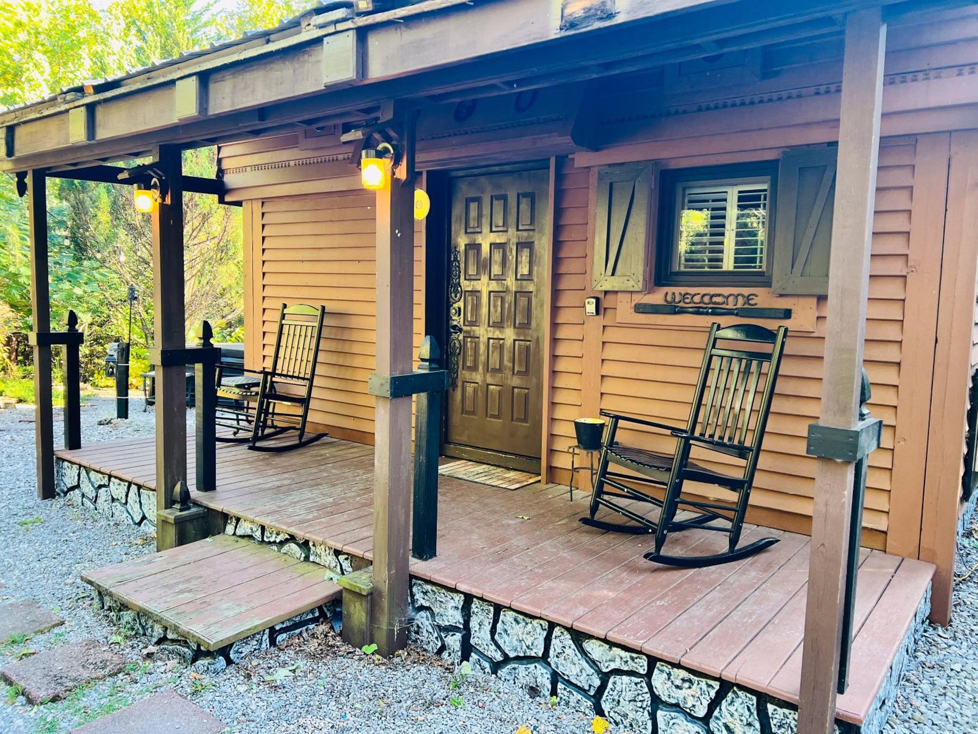 Tiny House, Wifi,Hot Tub,Secluded Villa Cosby Eksteriør billede