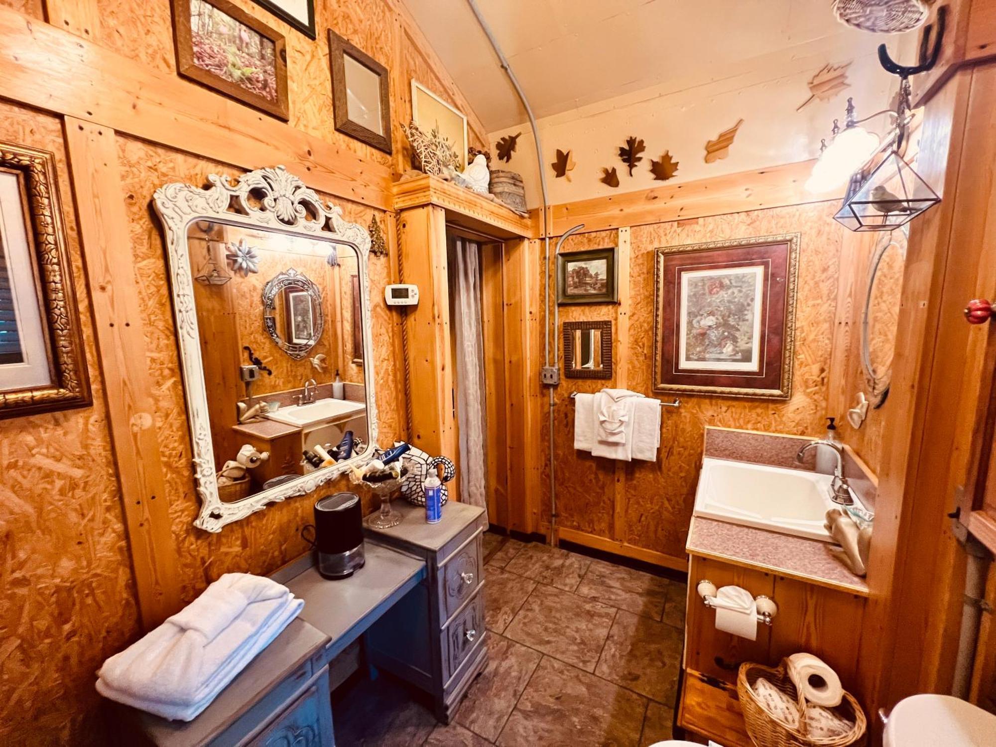Tiny House, Wifi,Hot Tub,Secluded Villa Cosby Eksteriør billede